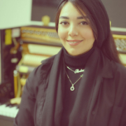 رُدین-بنکدار-آموزش-پیانو-اساتید-آموزشگاه-شکوهی-ثبت-نام-کلاس-غرب-تهران-سعادت-آباد-شهرک-استاد-خانم-بانو